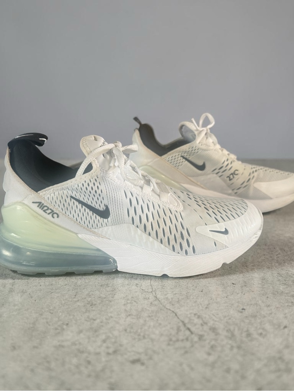 Nike  Air Max 270 White & Black  Low-Top